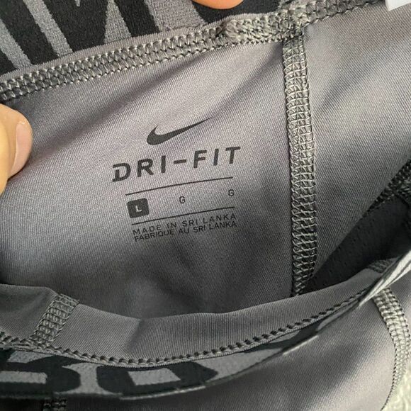 Boys Nike Pro 3/4 Length Printed Training Tights BV3506-056 Large - Picture 3 of 3